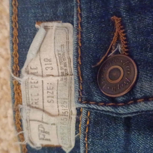 Free People Destroyed Blue Jeans sz 31 - Picture 7 of 9